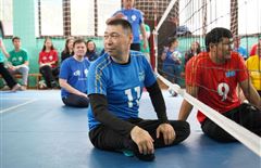 После аварии жизнь не заканчивается: казахстанцы входят в Топ-7 команд мира по волейболу сидя