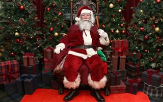 Поздравление Санта-Клаусов из Жанаозена попало на видео 