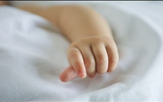 В Шымкенте медики вытащили младенца из состояния клинической смерти