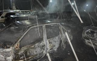 В Туркестанской области на штрафстоянке сгорели восемь машин