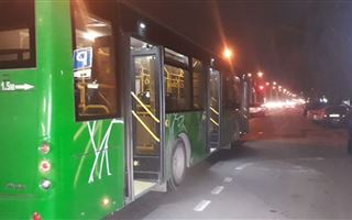 Водитель автобуса сдавал назад и насмерть задавил пешехода в Алматы