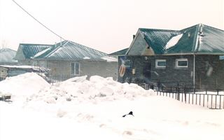 Оралманы, проживающие в поселке Шыгыс в ВКО, требуют, чтобы им отремонтировали дома