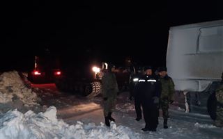 Военные спасли 12 человек из снежного плена в Актюбинской области