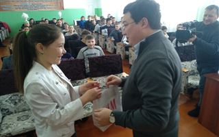"Мелодии волшебства": казахстанским детским домам подарили современное оборудование
