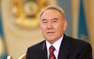 Нурсултану Назарбаеву вручили Международную премию "За заслуги перед государством и обществом"