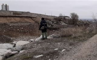 Бойцы Нацгвардии задержали граждан, пытавшихся пройти через реку в закрытый Алматы