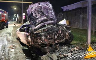 В Алматы скончался водитель Merscedes в результате возгорания автомобиля