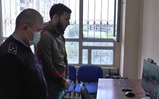 Cолиста группы Mysterions Армана Конырбаева оштрафовали за нарушение режима ЧП в Алматы