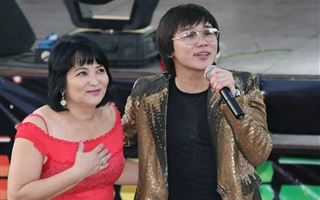 Гульзира Айдарбекова поздравила казахстанскую певицу под песню Кайрата Нуртаса