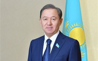 Нурлан Нигматулин поздравил казахстанцев с Праздником единства народа Казахстана