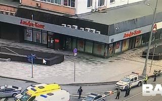 Мужчина захватил заложников в отделении московского банка - СМИ