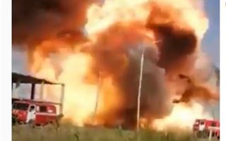 В сети появилось видео момента взрыва на АЗС в Атырау