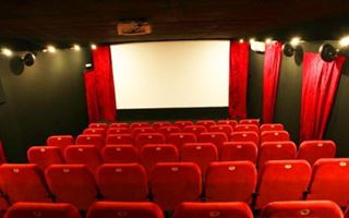 Что известно об открытии кинотеатров и школ в столице