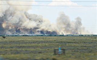 Страшные пожары в степях Приуралья уничтожают дома и леса