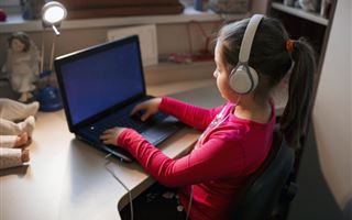 53 тысячи планшетов и ноутбуков для дистанционного обучения передадут алматинским школьникам