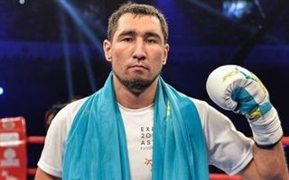Казахстанский боксёр избил своего противника и защитил пояса