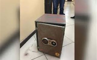 За 10 минут украли сейф из офиса в Алматы