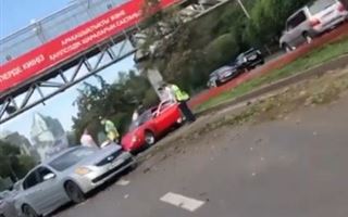 Массовое ДТП с Ferrari попало на видео в Алматы
