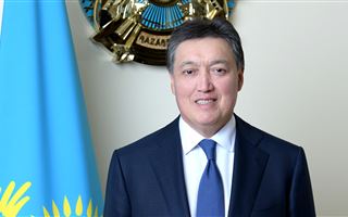 Премьер-министр РК Аскар Мамин поздравил казахстанцев с Днем Конституции