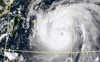 На Японию обрушился мощный тайфун "Майсак"
