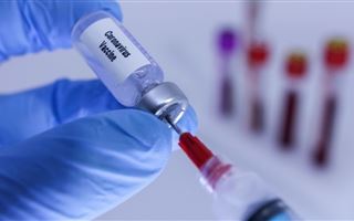 США в октябре этого года начнут проводить вакцинацию от COVID-19