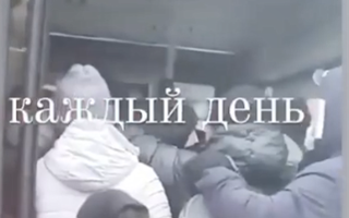 "Застрял навеки вечные": новое видео с автобусом возмутило алматинцев
