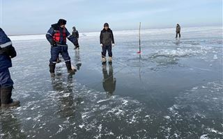 В ВКО на озере Зайсан ищут двух рыбаков