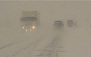 В Туркестанской области из-за метели закрыли несколько участков дорог