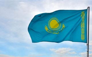 Казахстанский флаг разрешили вывешивать на балконах