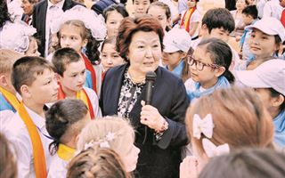Сара Назарбаева: Не бойтесь любить ребенка