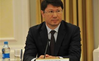 Глава Фонда социального медицинского страхования Болат Токежанов отказался называть размер своей зарплаты