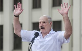 Лукашенко: Страну просто так на поругание не отдам, буду я у власти или нет