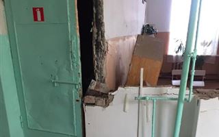 Стена школы рухнула в России
