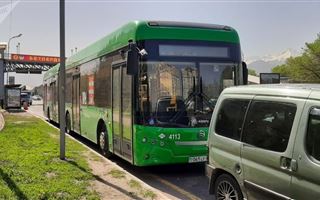 В Алматы произошло массовое ДТП с участием автобуса
