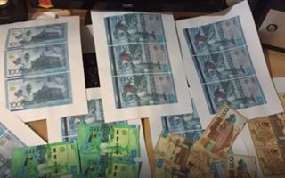 Какие банкноты чаще всего подделывают в Казахстане, рассказали в Нацбанке
