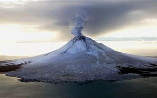 На Аляске введен «красный» код опасности из-за извержения вулкана