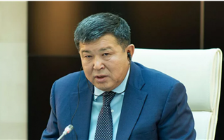 Критика граждан и проверки на рынках: как живет аким Атырауской области Махамбет Досмухамбетов