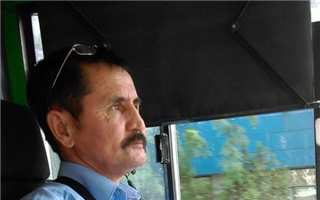 «Выбежал вместе с пассажирами»: история водителя автобуса растрогала Казнет