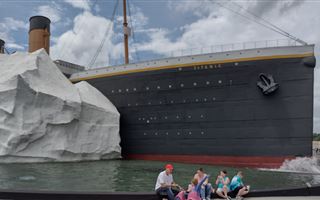 В музее "Титаника" обвалилась стена-айсберг - СМИ