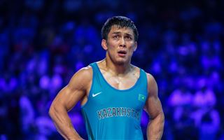 Казахстанец Даулет Ниязбеков разнёс кубинского борца и вышел в четвертьфинал Олимпиады-2020