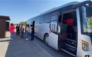 Автобусы, доставляющие желающих до пунктов вакцинации, появились в Нур-Султане