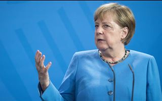 Меркель считает переговоры с талибами необходимыми