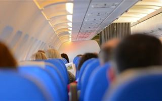 На борту самолета, летевшего из Нур-Султана в Шымкент, умерла пассажирка