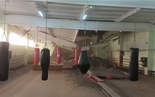 Как будто бомба пролетела - потолок обрушился в спортивной школе в Павлодаре