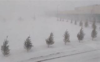 В Нур-Султане из-за снегопада произошло более 90 ДТП
