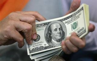 Курс доллара снизился в Казахстане