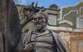 В Харькове установлен памятник Абаю