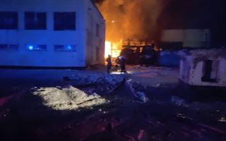 В Павлодаре произошел пожар на складе лакокрасочных изделий