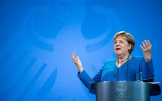 Ангела Меркель поздравила нового канцлера 