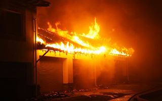 В США около тысячи домов уничтожены природными пожарами